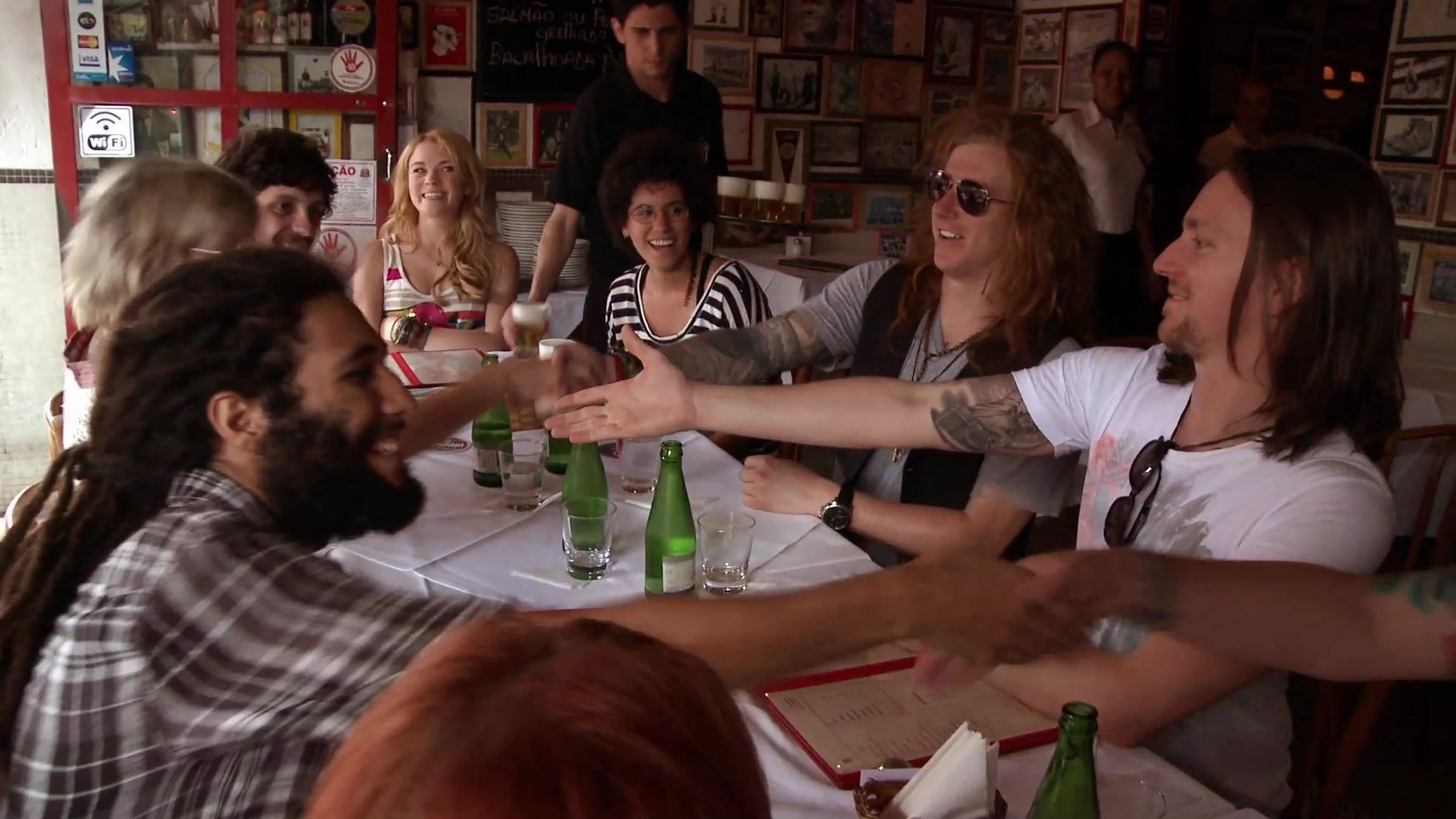 AR WE THE KINGS